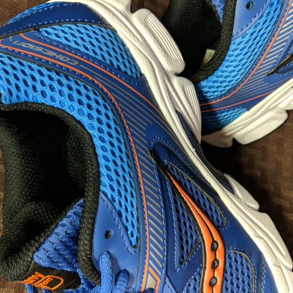 Saucony - Picture 2 of 13